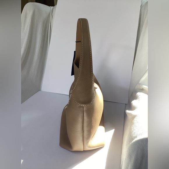 Dooney & Bourke Logo Lock Sac all leather Carmel purse, NWT - Picture 4 of 16